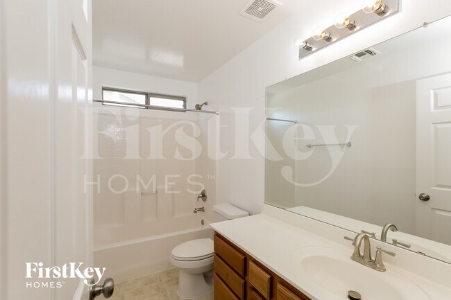 Building Photo - 3526 W Monte Way