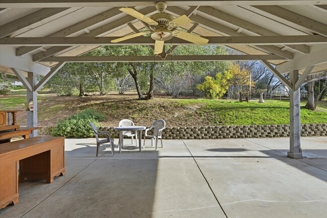 Building Photo - 43379 Leach Rd