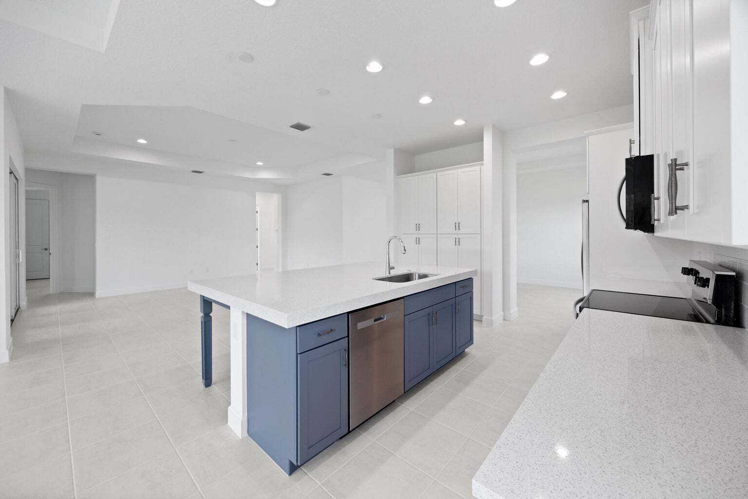 Building Photo - 15144 Wildwood Cir