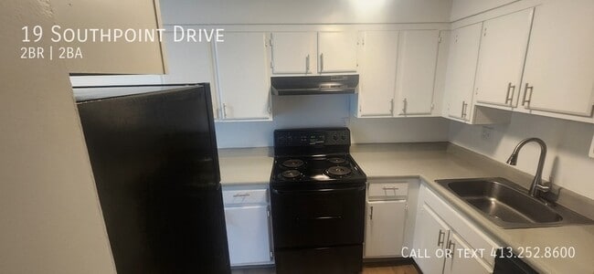 Building Photo - 19 Southpoint Dr