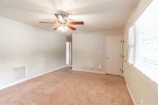 Building Photo - 205 N Glover St