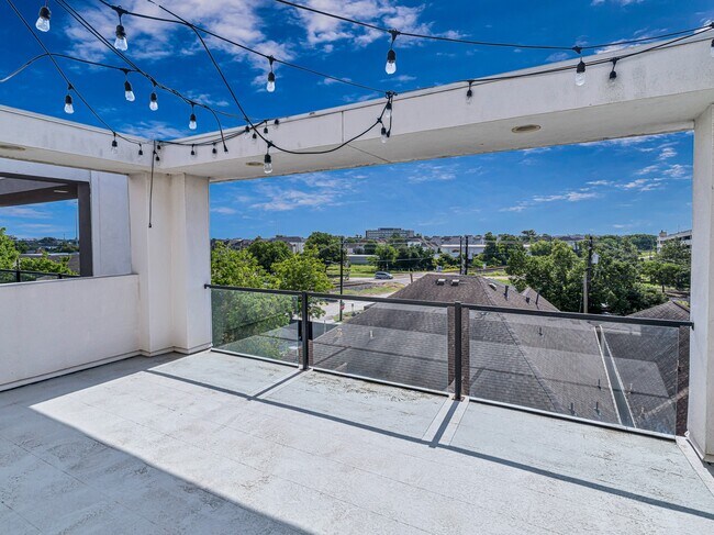 Building Photo - 1520 Malone St