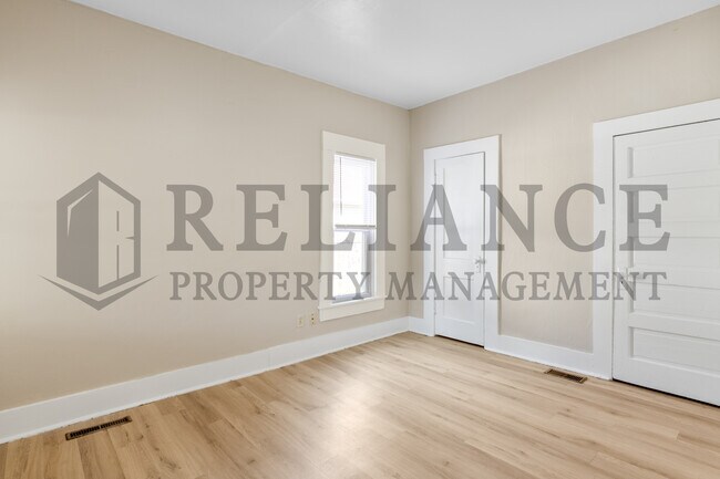 Building Photo - 1934 N Burns Ave