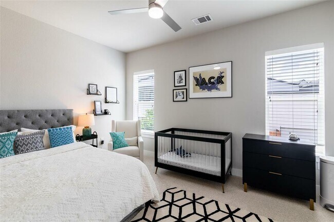 Building Photo - 6025 Seville Dr