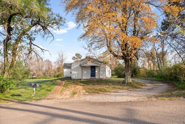 Building Photo - Lafayette Road-420