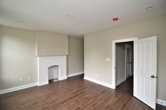 Building Photo - 213 Wilson St