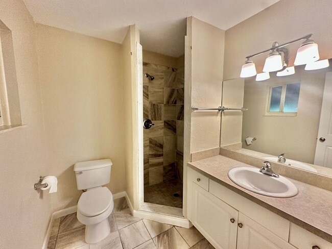 Building Photo - 501 SW 75th St