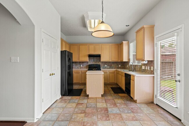 Building Photo - 4030 Chestnut Bend