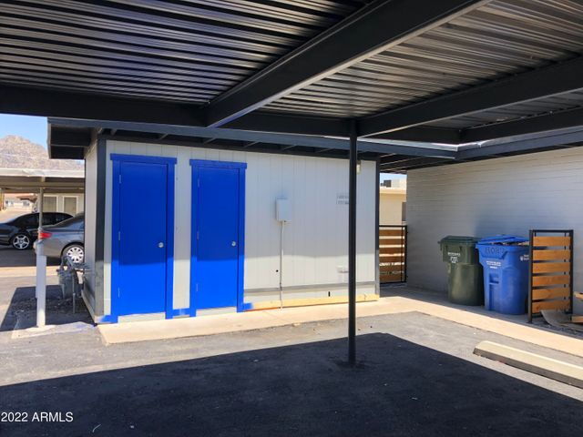 Building Photo - TERRIFIC 2 BEDROOMS 1 BATH SINGLE LEVEL UNIT FOR LEASE OFFERING $400 GIFT CARD AFTER SUCCESSFUL L...