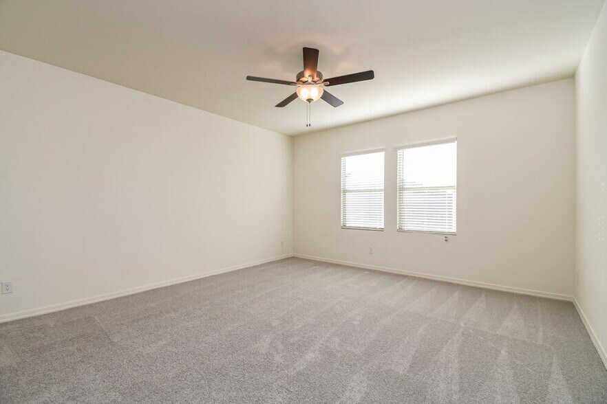 Building Photo - 4349 E Kolin Ln