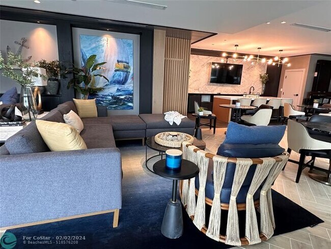 Building Photo - 1010 Seminole Dr