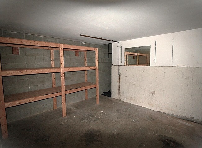 Building Photo - 70 Modena Dr