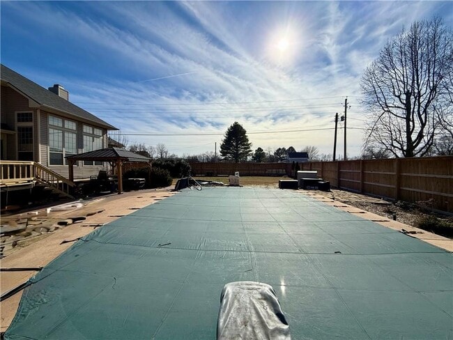 Building Photo - 101 Fox Glove Ln