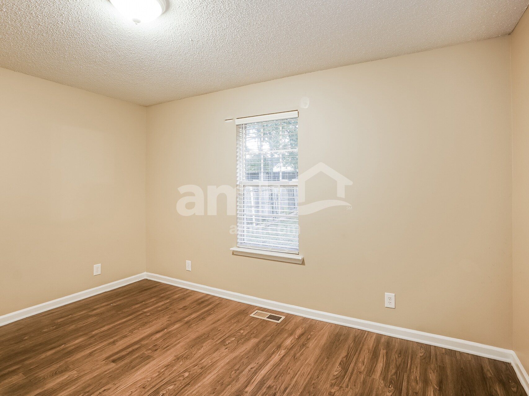 Building Photo - 4021 New Grange Cir