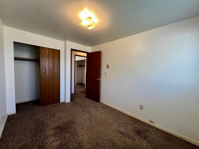 Building Photo - Non-Refundable & Security Deposit Total: $...