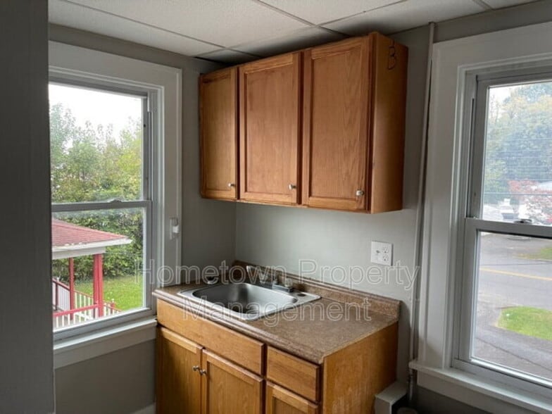 Building Photo - 3829 Derry St
