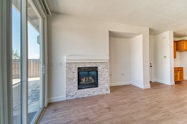 Building Photo - Stunning 4-Bedroom Home with Spacious Yard