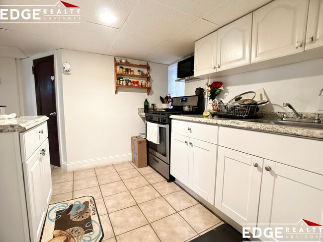 Building Photo - 31 Hopedale St