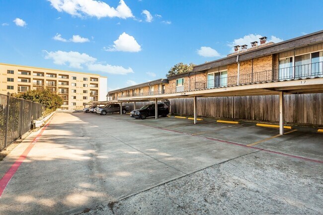 Building Photo - 10248 Regal Oaks Dr