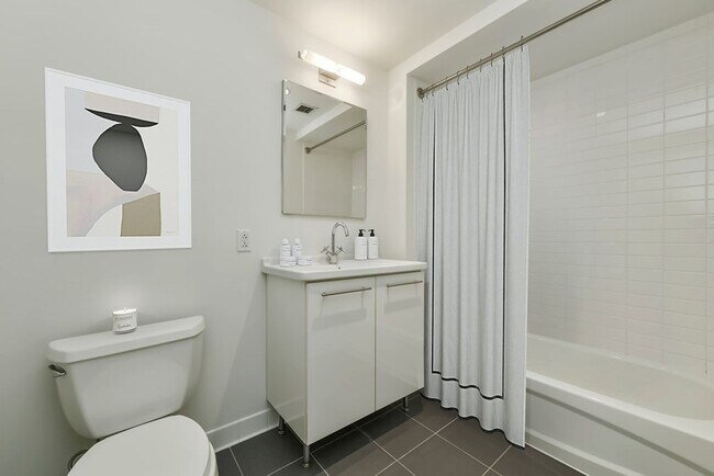 Building Photo - 2 Earhart St