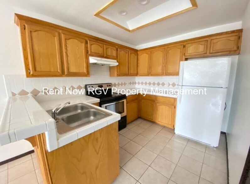 Primary Photo - 7114 Venus Dr