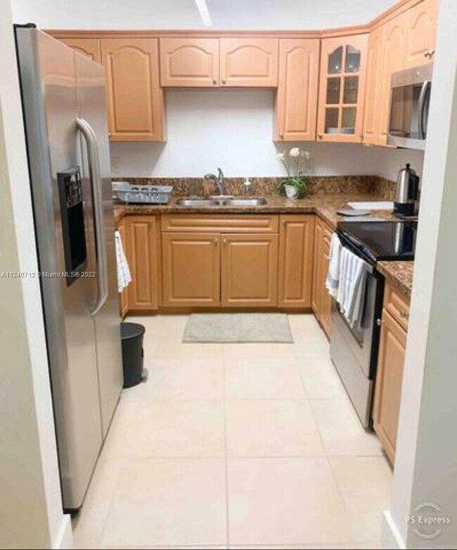 Building Photo - 2724 SW 34th Ct