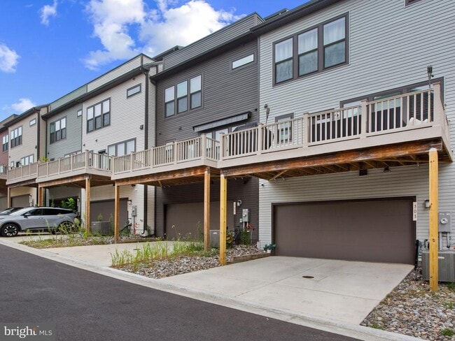 Building Photo - 305 Backwater Wy