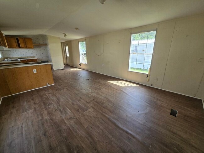 Building Photo - 2416 Cattail Cir