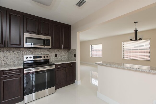 Building Photo - 3832 SW 89th Ct