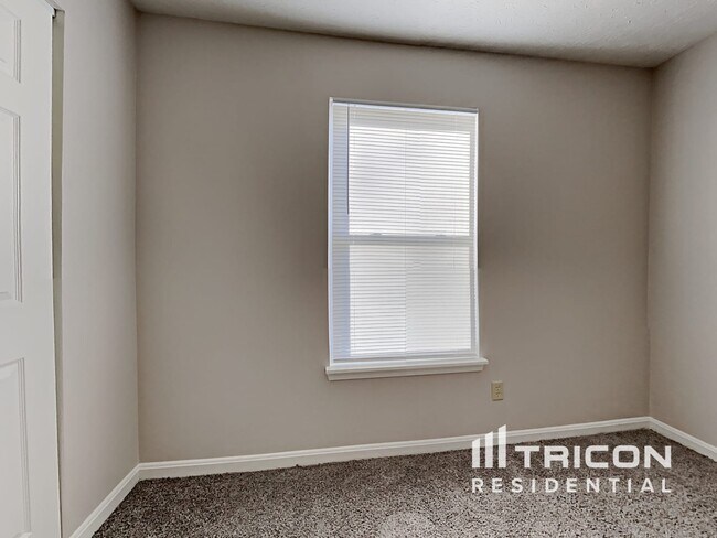 Building Photo - 4921 May Ridge Ln