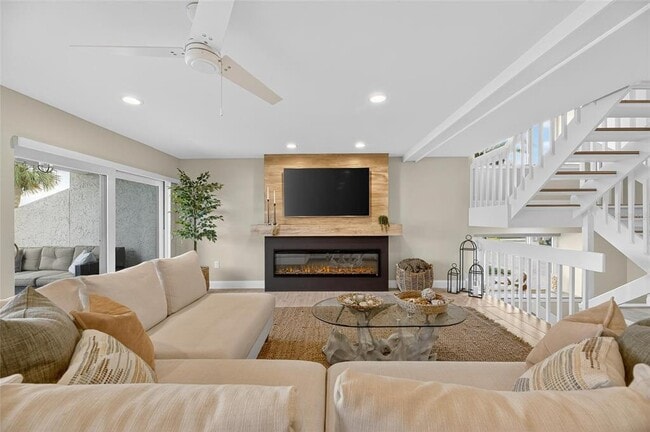 Building Photo - 160 Marina Del Rey Ct