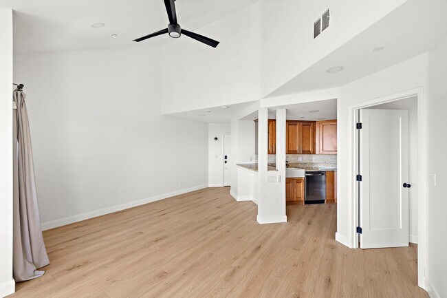 Building Photo - 1060 Calle Del Cerro