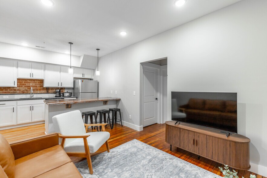 Building Photo - 1108 McCallie Ave