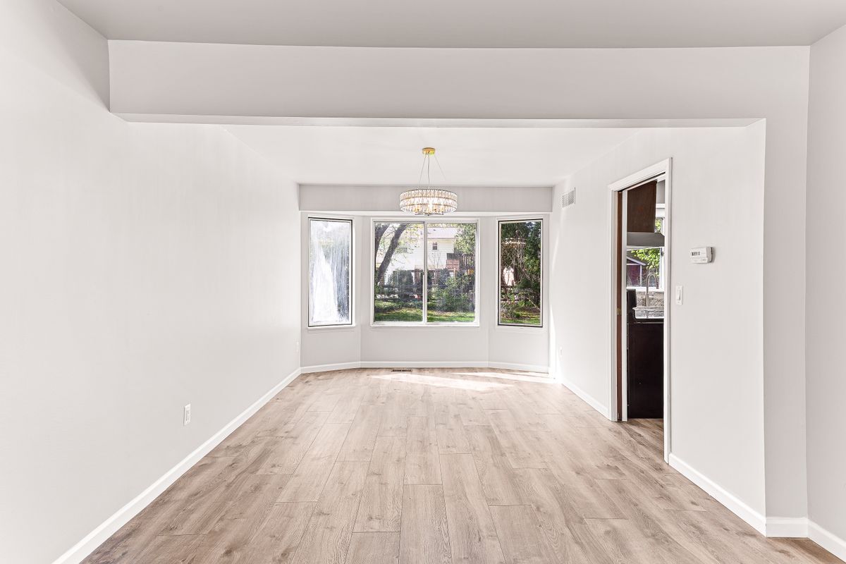 Building Photo - 46323 Gainsborough Dr