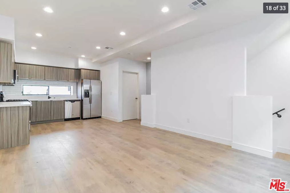 Building Photo - 412 N Ardmore Ave