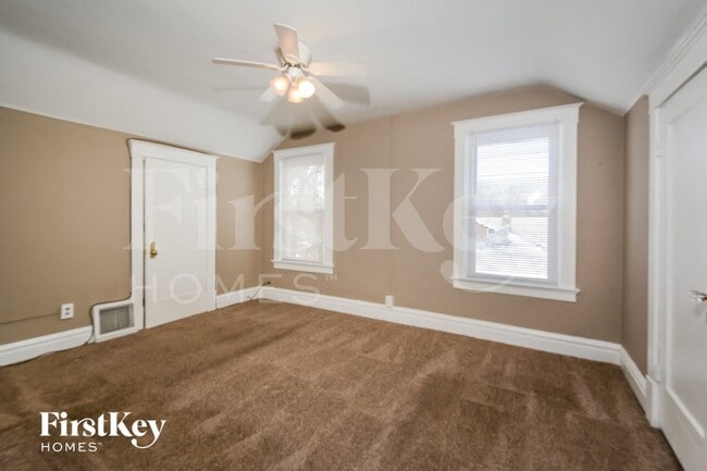 Building Photo - 1455 S New Florissant Rd