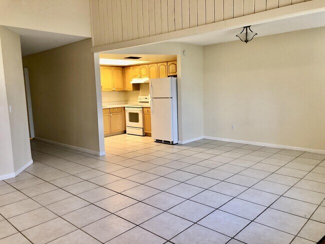 Building Photo - 7247 Albany Rd