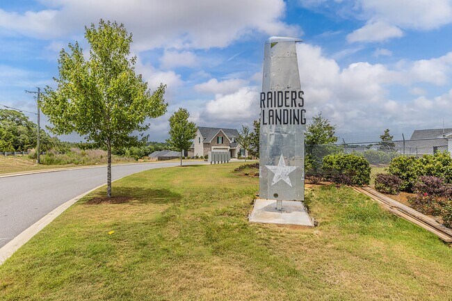 Building Photo - 166 Raiders Trail