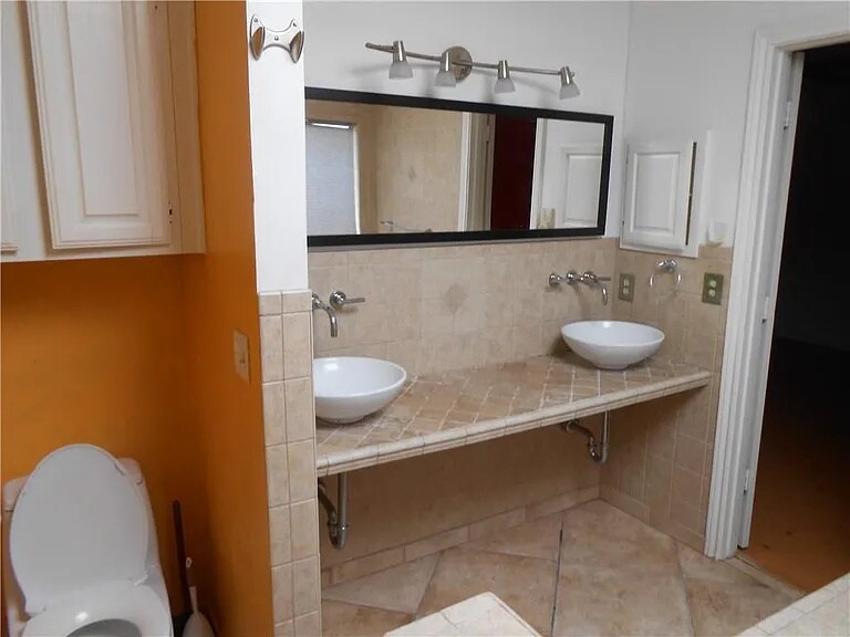 Building Photo - 4932 Longwood Ct