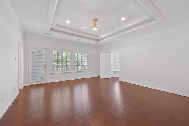 Building Photo - 3724 Wroxton Rd