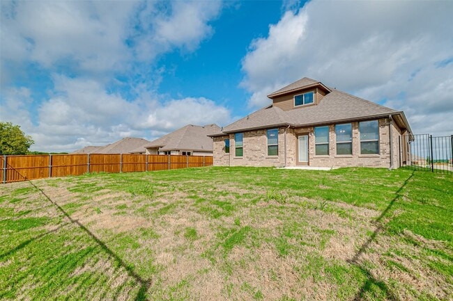 Building Photo - 327 Sweetspire Dr