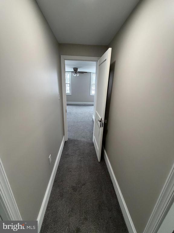 Building Photo - 41 W Reliance Rd