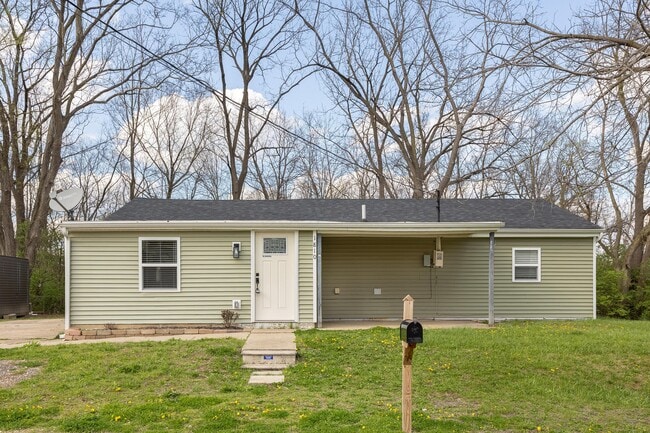 Building Photo - 1810 Tanis Dr