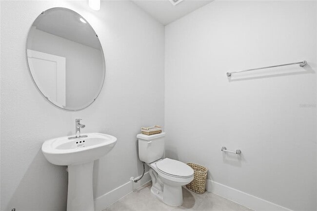 Building Photo - 6917 Five Oaks Dr