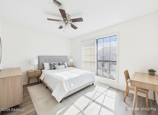 Building Photo - 112 Country Ln