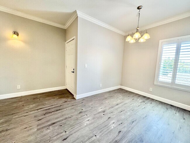 Building Photo - 1856 Tradan Dr