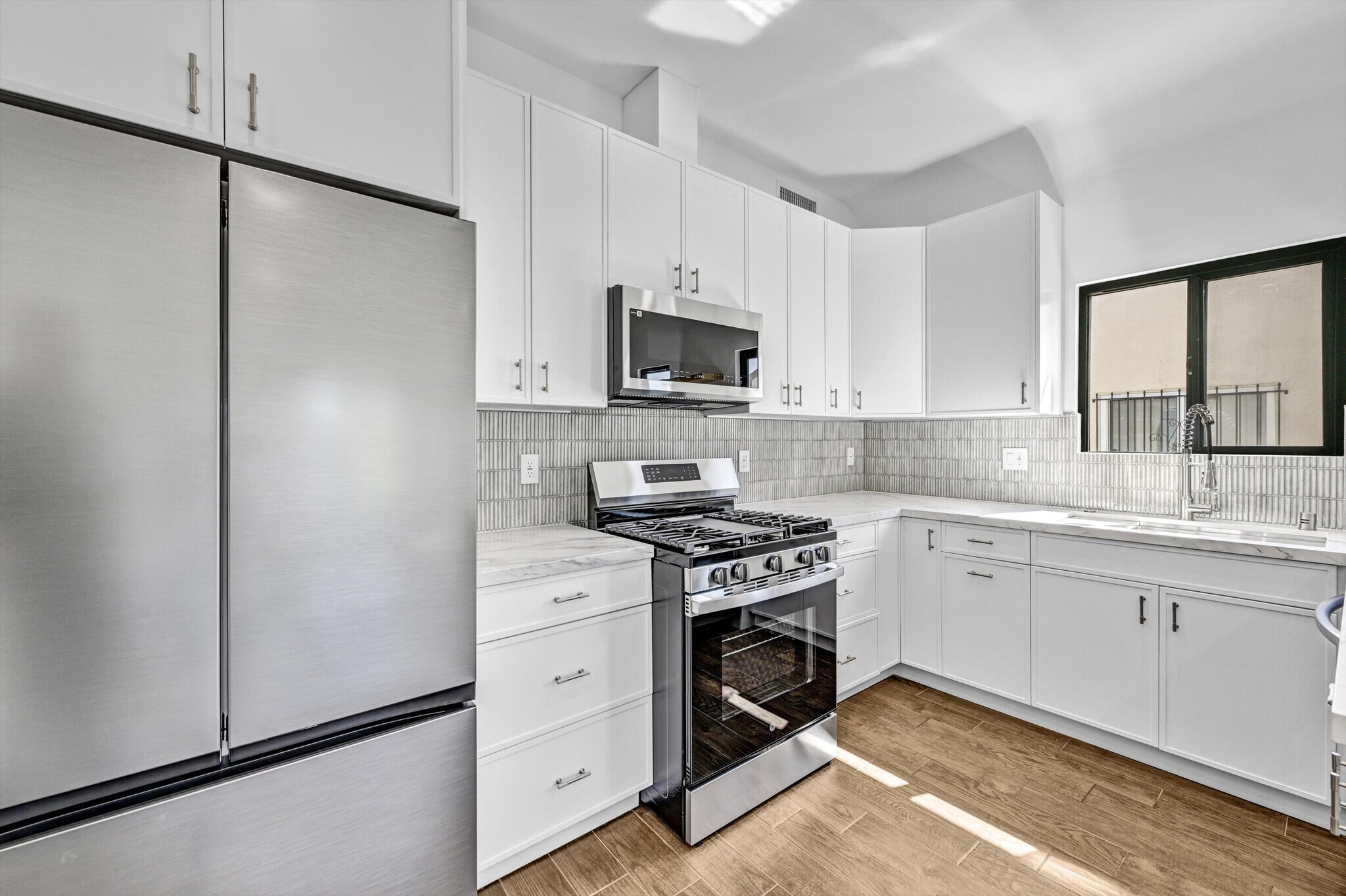 Building Photo - 618 N Vista St