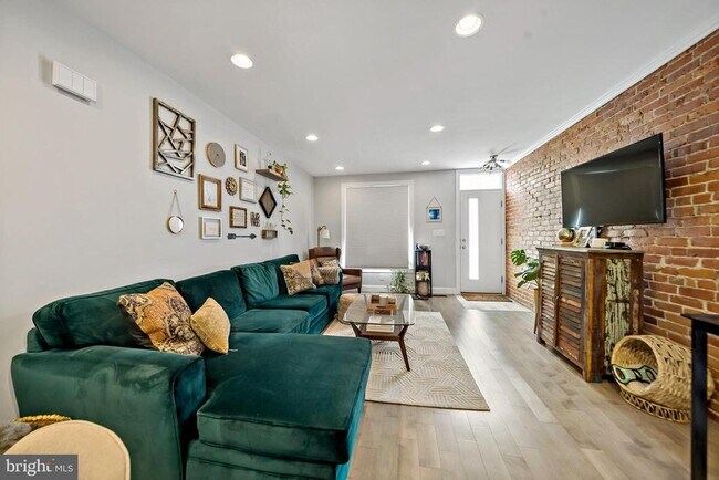 Building Photo - 1225 Tree St