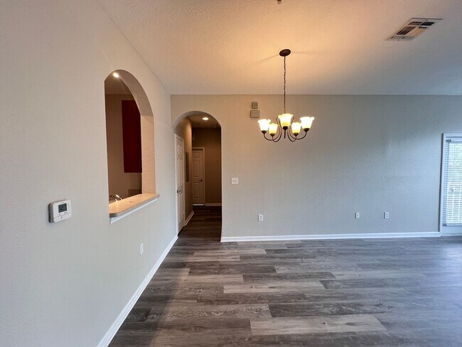 Building Photo - Great Apartment for rent!
