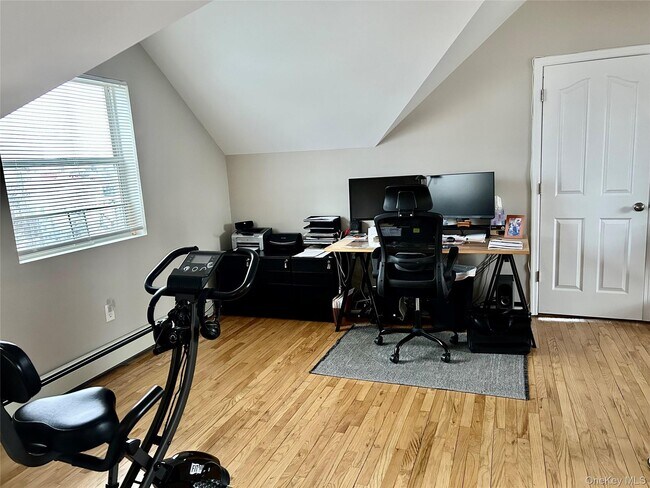 Building Photo - 259 Lincoln Blvd